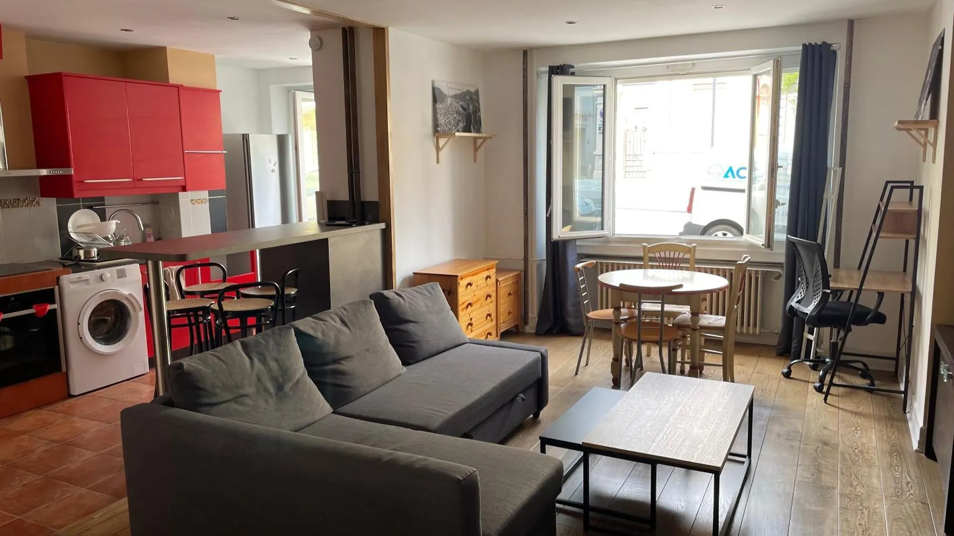 Appartement Calme A Proximite De La Gare Chateaucreux Saint-Etienne  0*, Saint-Etienne (Loire) France